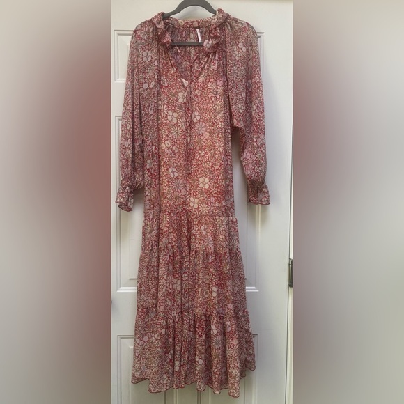 Free People Feeling Groovy Maxi
Dress Size XS only worn a few times ! - Picture 3 of 16